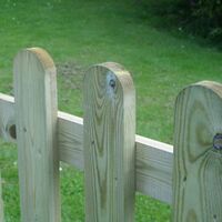 Picket fencing closeup.jpg