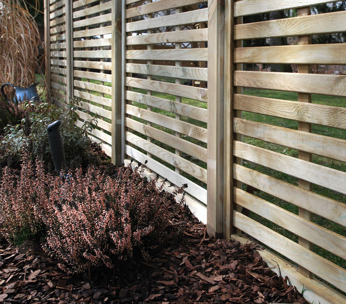 Venetian Trellis close up.jpg