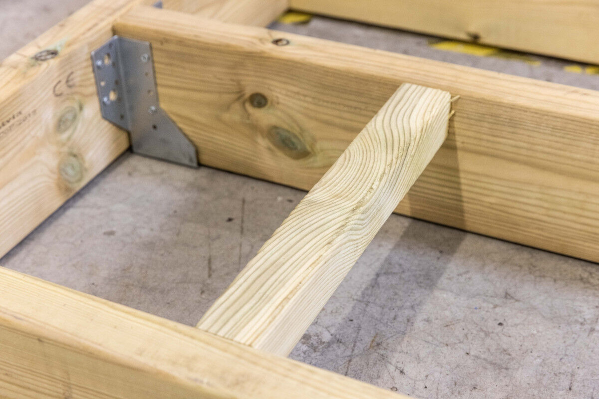 Joists 3 C16 web.jpg