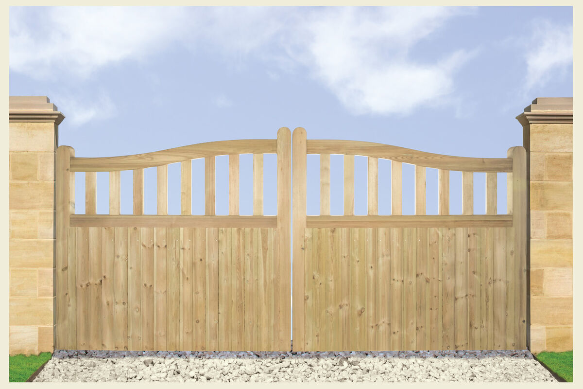 Arbroth in pillars.jpg