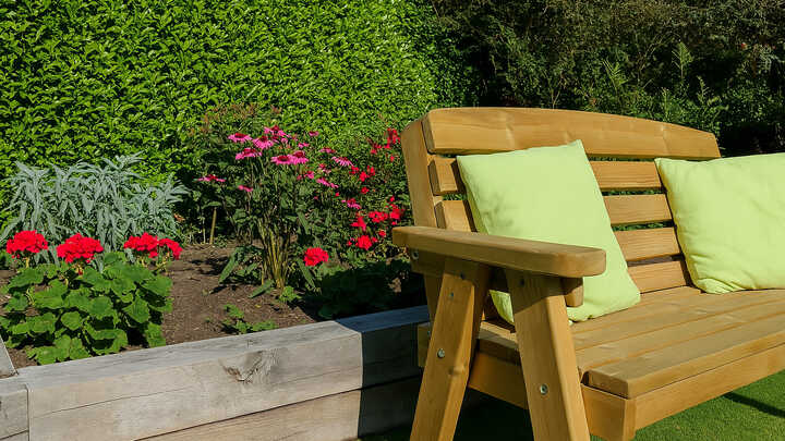 How to Prepare Wooden Garden Furniture for Summer
