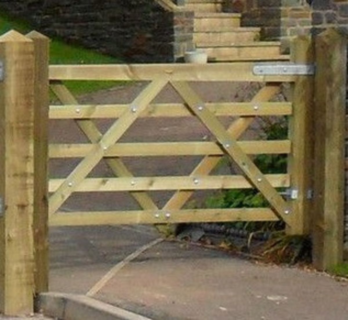 Country style Gate2 single.jpg