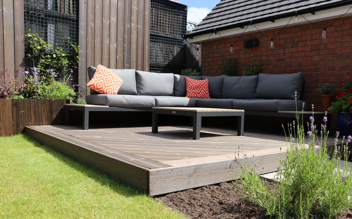 Dolphin_decking_and_cladding- web.jpg