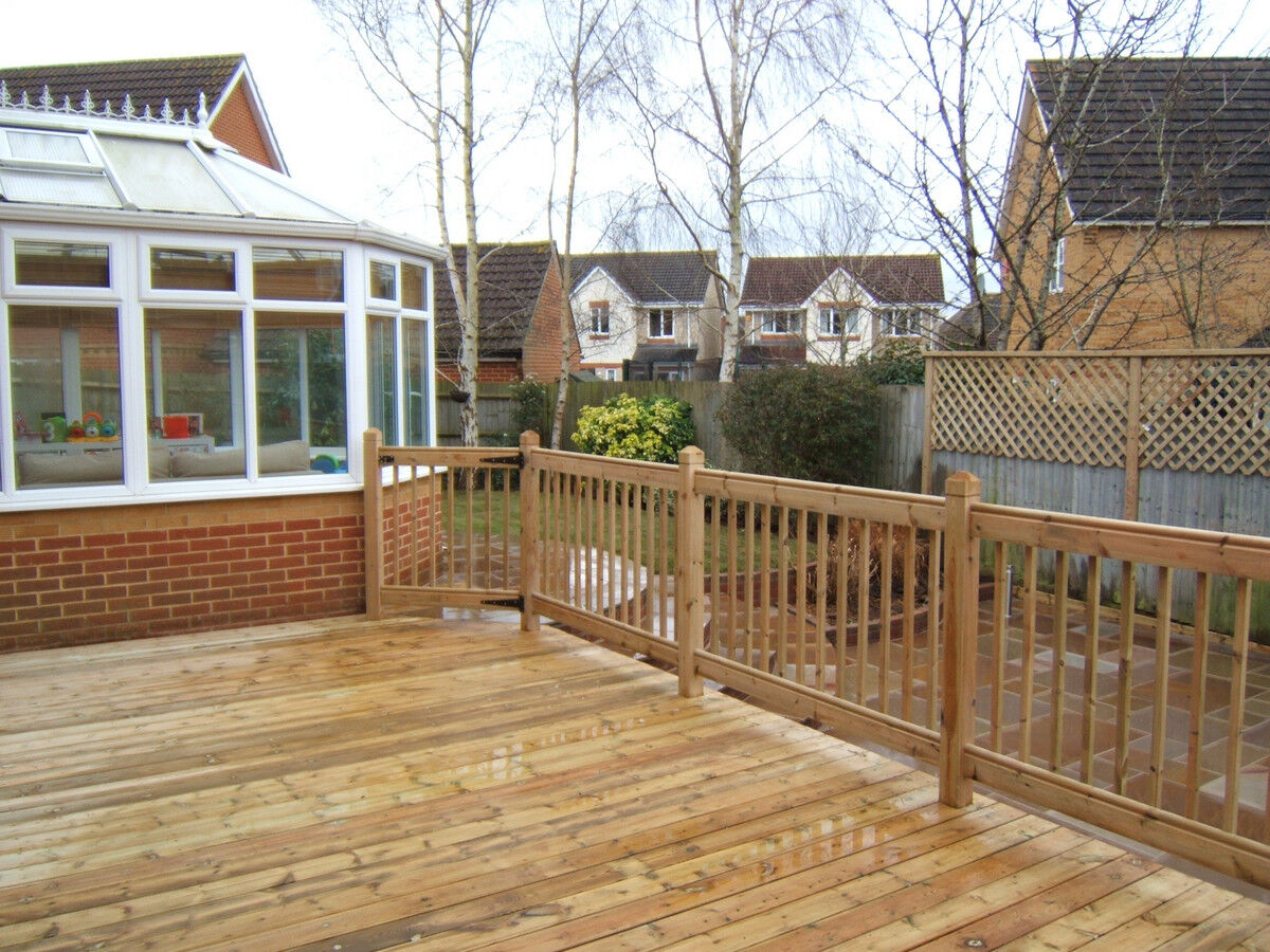 Decking with American balustrade.JPG