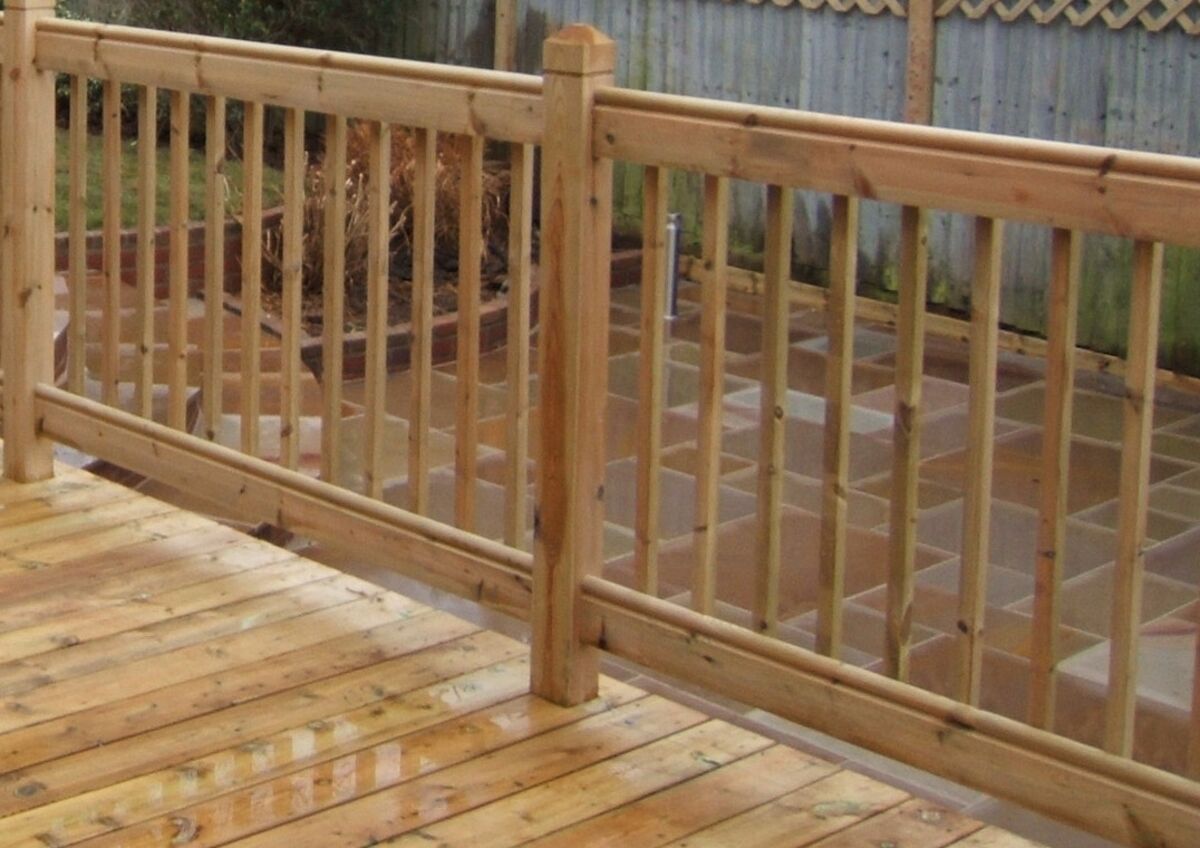 Decking with American balustrade cut  2 web.jpg