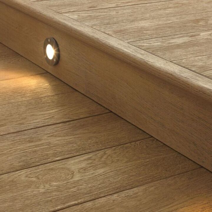 Fascia and Bull Nose Edge with lights.jpg