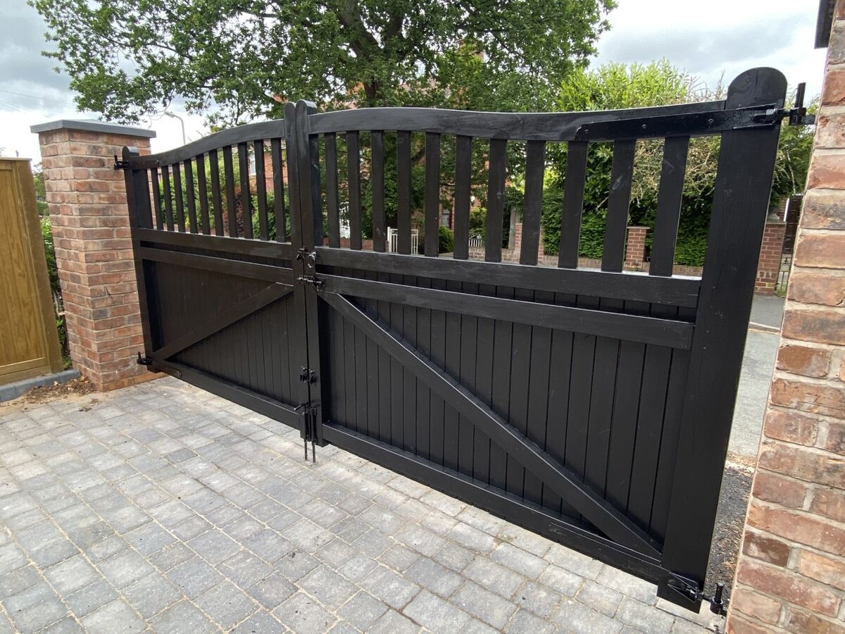 Arbroath back black web.jpg