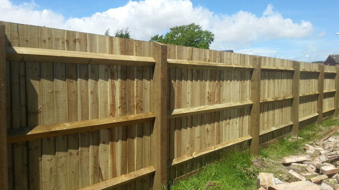 Simplify Your Fencing Project with the Feather Edge Calculator
