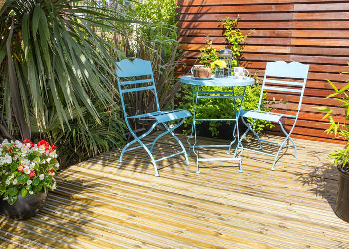 Choosing the Right Decking For Your Garden