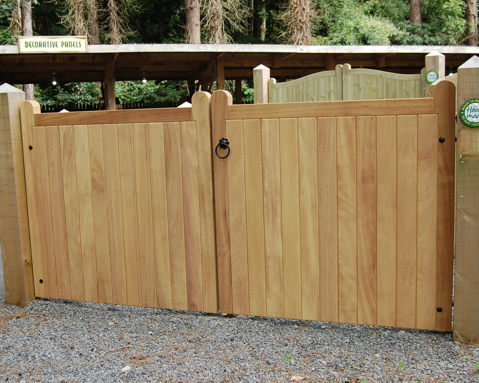 Hardwood Aberdeen driveway gate on display at Fountain Timber