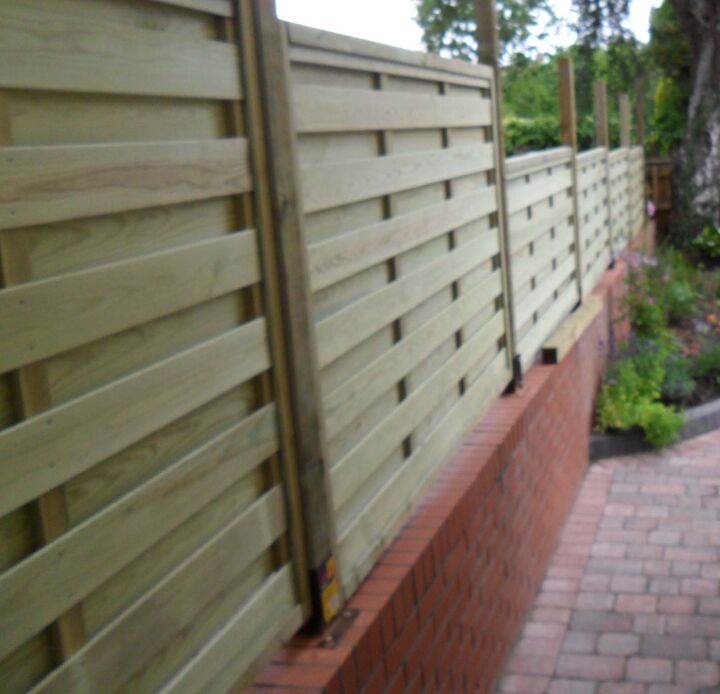 LG Fencing Close up Cheshire panel web.jpg