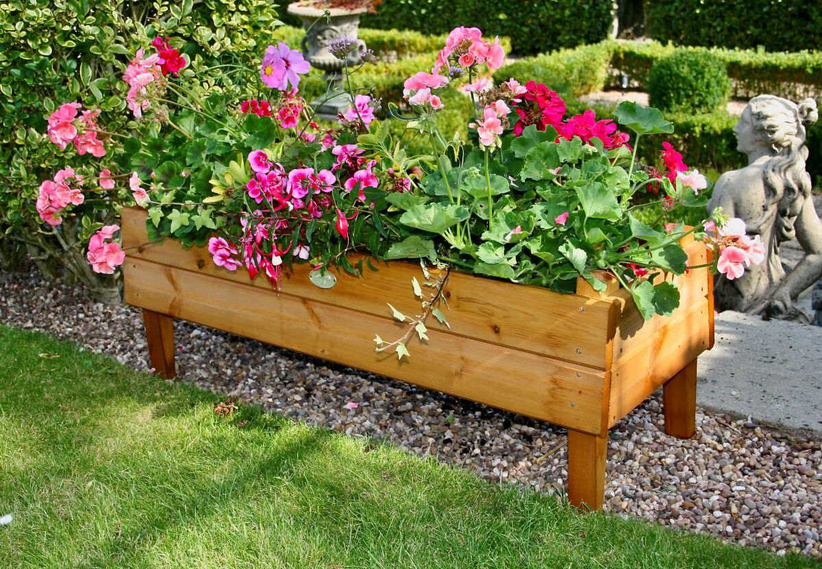 Planter-On-Legs 1m web.jpg