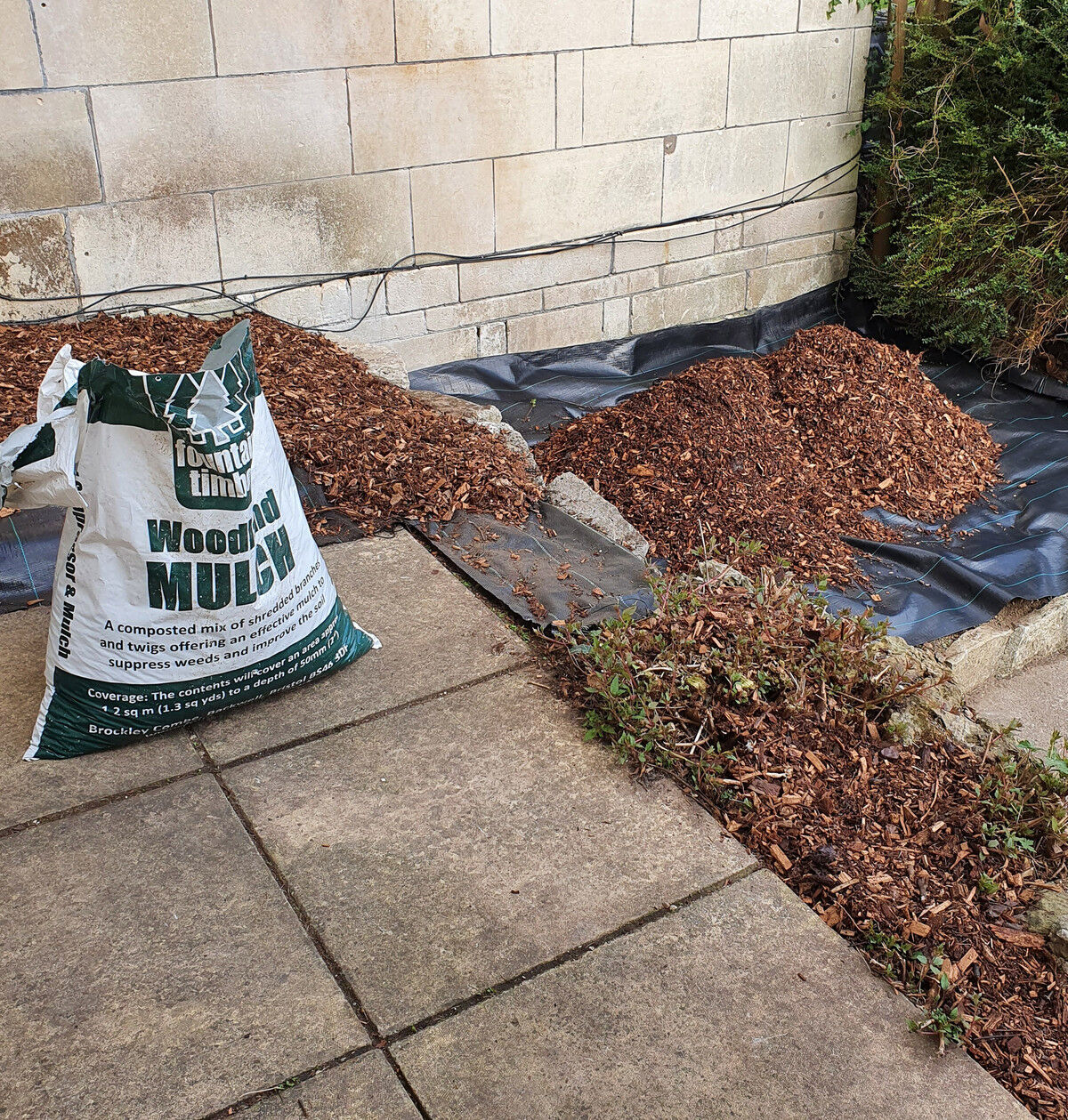 Secret Garden Landscape & Design Ltd 5 mulch web.jpg